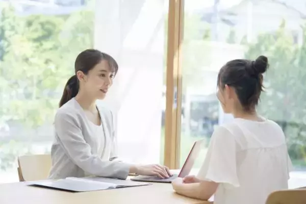 「婚活写真が“幼いおばさん”だった37歳女性。婚活ノウハウを信じたのに／私が結婚できないワケBEST」の画像