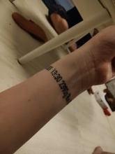 「かっこいい」「これだったら入れてみたい」双子ママの“手首のタトゥー”に驚き！実用的すぎるその内容は