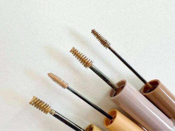 最近増えてる「眉毛がなんか変な人」の特徴。意外と知らない“眉メイクの落とし穴”＜2025年最新版＞