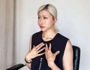 「私になりすました人の正体は…」。男性達から性的なDMが400件、被害女性が語る「20キロ痩せるほど苦しんだ5年半」