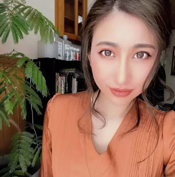 「「私になりすました人の正体は…」。男性達から性的なDMが400件、被害女性が語る「20キロ痩せるほど苦しんだ5年半」」の画像