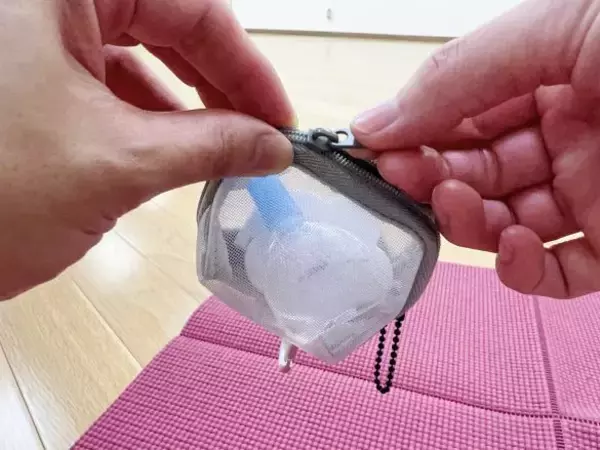 「使い方が謎…スルーしていた「無印良品590円ポーチ」→買ってみたら便利すぎて衝撃を受けたワケ」の画像