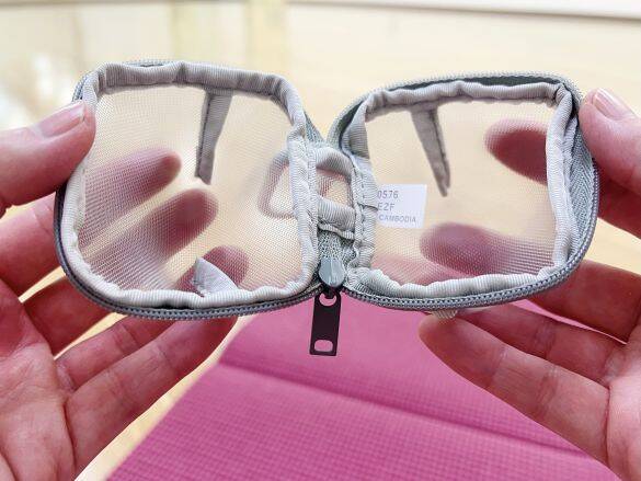 使い方が謎…スルーしていた「無印良品590円ポーチ」→買ってみたら便利すぎて衝撃を受けたワケ