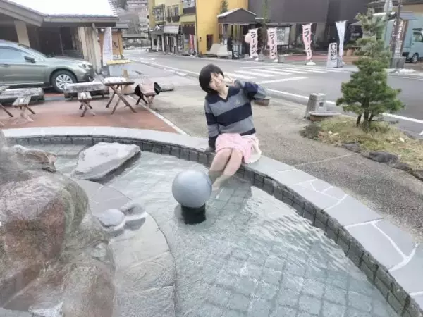 「「引き落とされた金額に震え上がった…」36歳・元『渡鬼』子役が一人異国で年末年始を過ごしたワケ」の画像