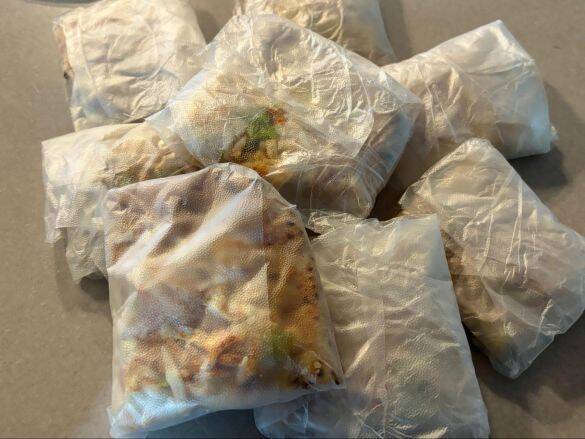 「1980円で高級食材がたっぷり！」“コストコ”新作ピザが衝撃の豪華さ。どこを食べても“ギッシリ”で最高だった