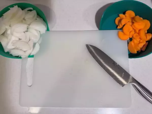 「IKEA「変わった形の100円ボウル」で調理の手間が激減！ キッチンを広くきれいに使える」の画像