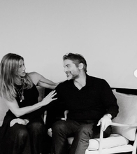 「私の愛しい人」56歳米人気女優が交際宣言！催眠術師の新恋人に指輪も…友人たちが心配する“目的は彼女のカネ”説