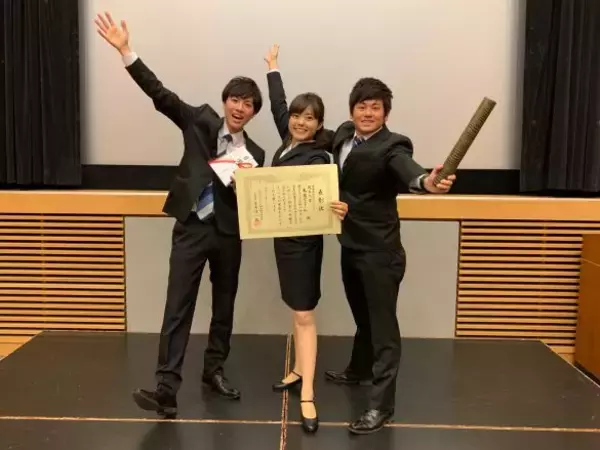 「「美人の10倍は努力しよう」ガリ勉生徒会長だった少女が、“異色の人気アナウンサー”になるまで」の画像