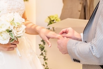 「貧乏くさい結婚式だねぇ」イヤミな義両親に、温厚な夫がブチ切れた瞬間／義実家・家族人気記事BEST