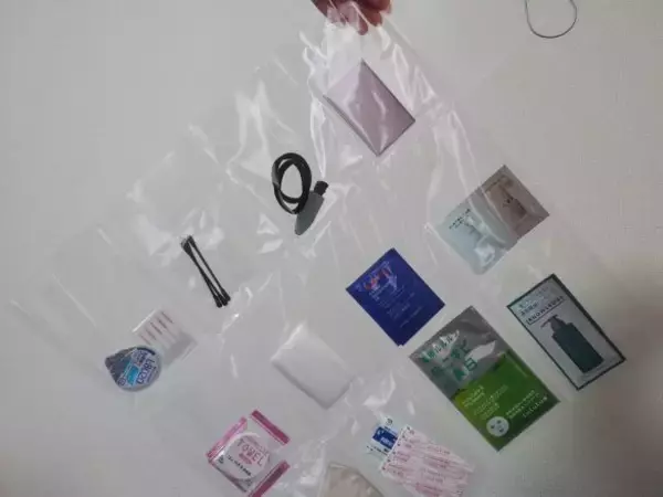 「「この使い方、天才！」無印のカードファイルが“カバン内の細かいモノ”の収納に最適。旅先にも◎｜無印良品週間に買いたいもの」の画像