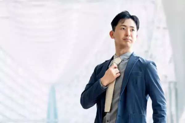 「コンビニで怒鳴り声をあげ女性店員を泣かせた迷惑おじさんに、スーツ男性が放った「大人の正論」」の画像