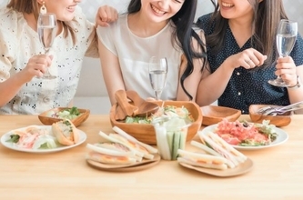 家のゴミ箱から“謎のオムツ”を発見、彼のアホすぎる浮気の言い訳にドン引き／恋愛人気記事BEST