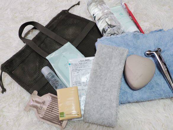 ホテルやジムでの「持ち運び問題」が解消！無印良品の隠れた名品、メッシュ巾着が優秀すぎる