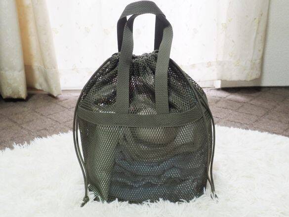 ホテルやジムでの「持ち運び問題」が解消！無印良品の隠れた名品、メッシュ巾着が優秀すぎる