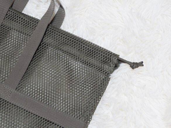 ホテルやジムでの「持ち運び問題」が解消！無印良品の隠れた名品、メッシュ巾着が優秀すぎる