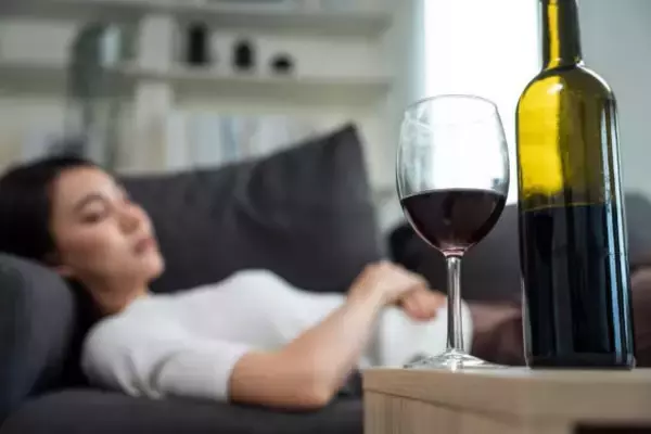 「お酒を飲み続けると「腸」に起こる“嬉しくないコト”3つ。腸を守る飲み方のコツも」の画像