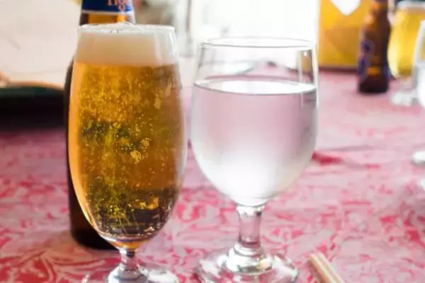 「お酒を飲み続けると「腸」に起こる“嬉しくないコト”3つ。腸を守る飲み方のコツも」の画像