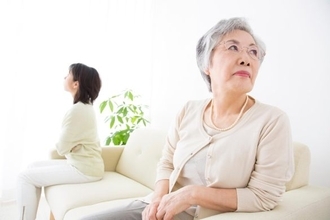 「女の子育児はラク」と繰り返す義母に9歳娘がポツリ…→親戚一同が静まり返った“まさかのひと言”とは