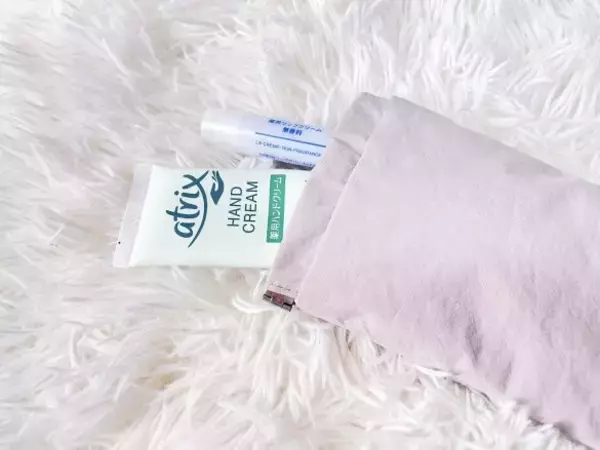 「バッグの中の小物、今すぐ使いたいのに出ないイライラ……無印の「990円ポーチ」が秒で解決してくれた！」の画像