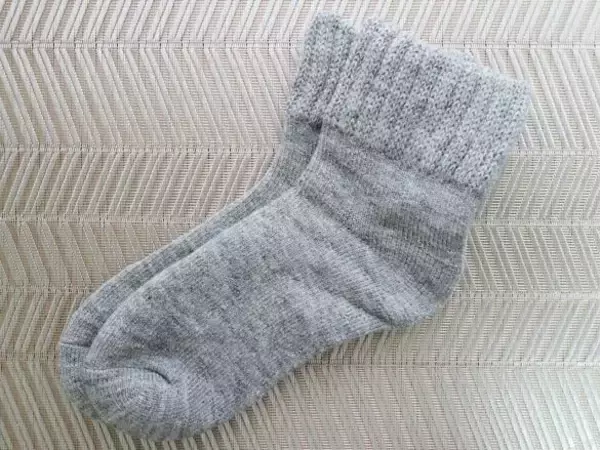 「ユニクロ「ヒートテック靴下」4種を履き比べした結果！SNSで大バズり中のアイテムも」の画像