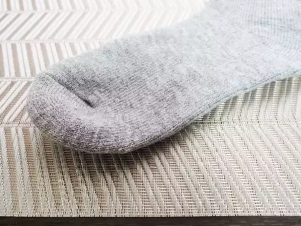 「ユニクロ「ヒートテック靴下」4種を履き比べした結果！SNSで大バズり中のアイテムも」の画像