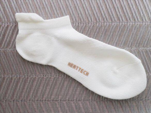 ユニクロ「ヒートテック靴下」4種を履き比べした結果！SNSで大バズり中のアイテムも