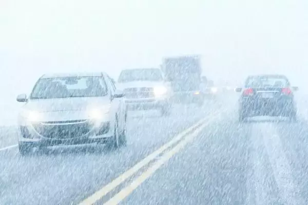 雪の中を薄着で歩く女性を発見、車で家まで送ったら「ひどい目にあいました」／びっくり体験人気記事BEST