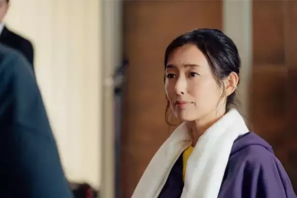 「鍼治療、マッサージ…女優・木村多江の“老化との付き合い方”とは「抗っているわけではなく…」」の画像