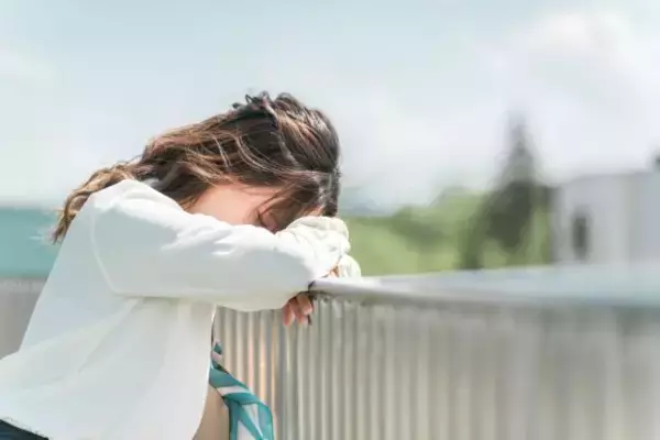 「43歳男性の“失礼すぎる質問”に、凍りついた38歳婚活女性。“子どもプレッシャー”の現実と、小さな変化とは」の画像