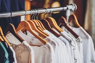 「買い物に行っても、欲しい服が見つからない」には理由があった。ムダ買いせず、“家にある服”でマンネリ解消する3つの小ワザ