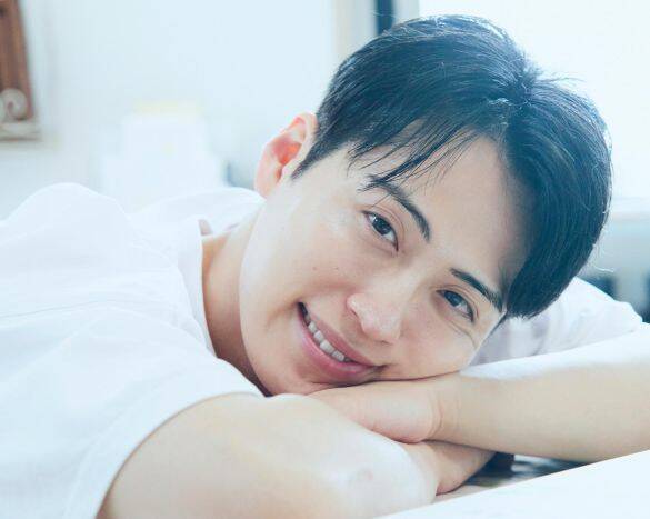 「毎年、自分の時給を設定」登録者180万人超の32歳・美容芸人。“泥水でもすする”ストイックな本性と、したたかな生存戦略に好感を集めるワケ