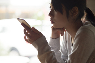 ワンピースは必ず「着てから買う」！ 試着なしで買って「OKな服」「失敗しやすい服」の“大きな違い”