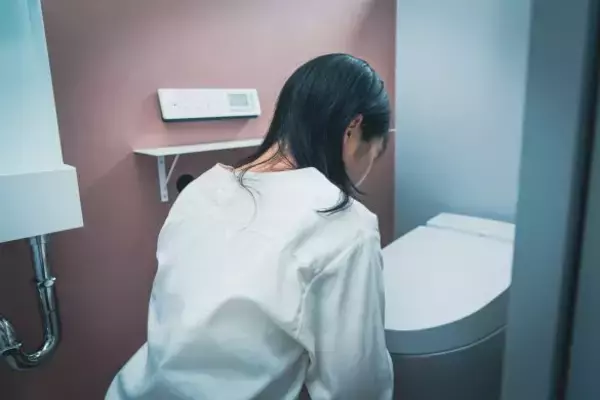 「「たった1杯のお酒で気絶して…」36歳女性が告白する“異常な体験”。婚約者からの「ひと言」に心が砕けた」の画像