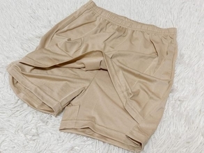 スカートの“Yライン張り付き問題”を解決。3COINSの550円「Yラインカバーパンツ」でシルエットが激変