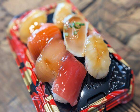 トマト50円に500円台の絶品寿司まで！新生ディスカウントスーパーが驚きの激安を実現できるワケ