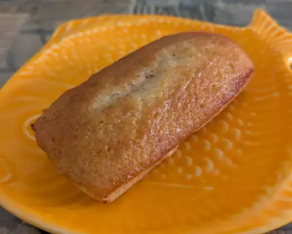 「セブンイレブン、レジ横の「焼き立てパン」はヒットなるか？ドーナツは撤退も…5000店に拡大の計画も」の画像