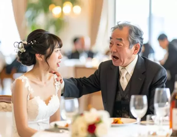 「結婚式で酔った親戚男性から「家事は妻がやれ」。37歳の新婦が放った“ド正論”に相手は絶句」の画像