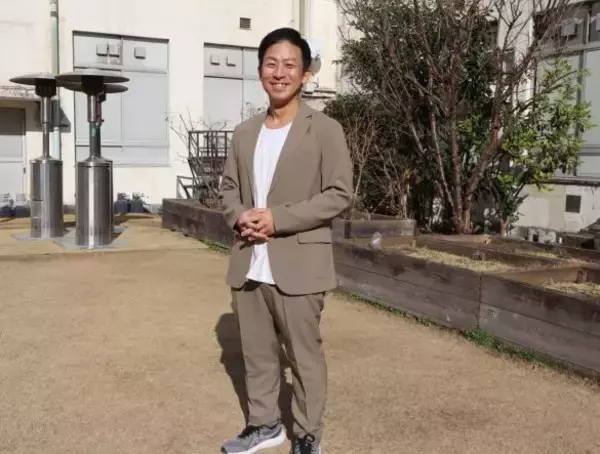 「「コンビ時代より収入は…」芸歴25年で“ピン芸人”になった元チーモンチョーチュウ・きくちこうすけ。R-1参戦の野望と独学で掴んだ“意外な新境地”」の画像