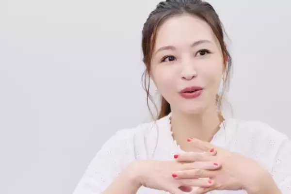 「50歳・インリン、美ボディを支える“意外な簡単習慣”を明かす「本気でやると汗かくんですよ」」の画像
