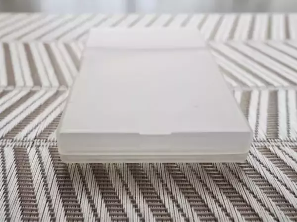 「バッグの中で細かいものがごちゃつく問題→無印良品「290円カードケース」で解決！いろいろ入れてみたら便利すぎた」の画像