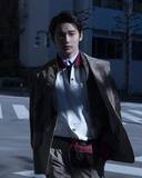 「「母親は超有名スーパーモデル」195cm長身・20歳モデルが全方位カッコいい…「もはや神々の世界」」の画像1