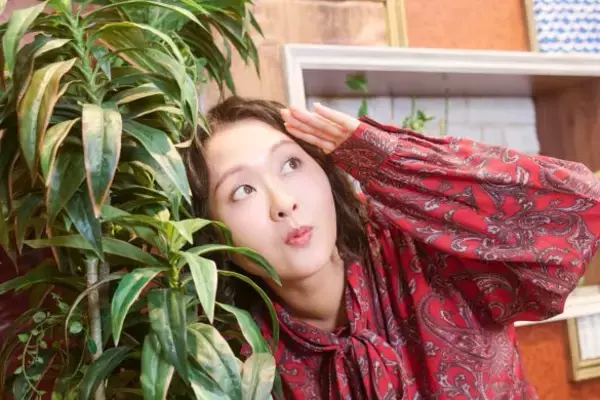 「吉住「イケメンよりタモリさんに会いたい」女芸人への“よくある質問”に感じた違和感　恋愛が好きだと思われすぎてない？」の画像