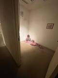 「部屋の隅に、泥だらけのウサギの着ぐるみが…「突然動いたら」と想像してゾッ。話題の展示で恐怖体験」の画像3