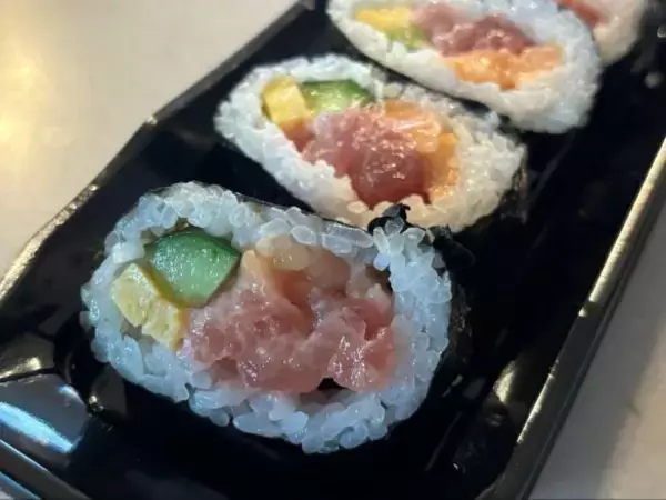 「惣菜が“スーパーの域”を超えてる「ヤオコー」の超おすすめ惣菜を5つ厳選！定番の厚焼玉子、店内焼上げ焼豚etc」の画像