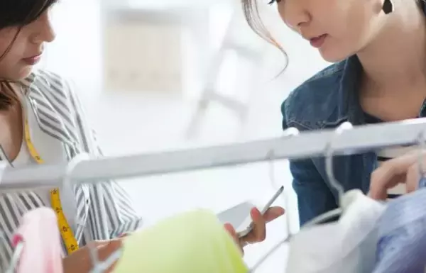 「彼からもらったプレゼント、開けて1秒で二股発覚「もはや情けないですよ」／恋愛人気記事BEST」の画像