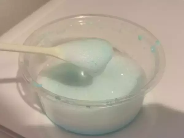 「「もっと早く知りたかった…」小さくなった石けんのイライラ、100均グッズが解決。ダイソーの“削る”発想に感激」の画像