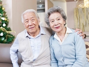義父母から届いた「恐怖の計画書」に絶句…！金婚式のお祝いから一転、突然「介護とお金の支援を頼む」と言われて