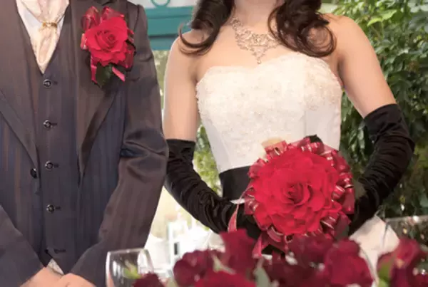 結婚式で発覚、新郎は新婦の叔母と過去に交際。当日まで気づかなかったワケは…／びっくり体験人気記事BEST