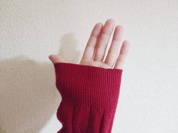 ラクでかわいい「メンズニット」が女性に人気。体型カバーのはずが“だらしなく見える人”の共通点とは