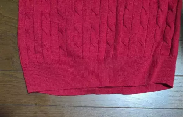 「ラクでかわいい「メンズニット」が女性に人気。体型カバーのはずが“だらしなく見える人”の共通点とは」の画像